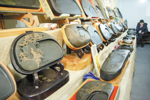 翰墨流芳 匠心傳承——工藝美術(shù)品收藏品交易博覽會(huì)昨日徐開(kāi)幕引關(guān)注